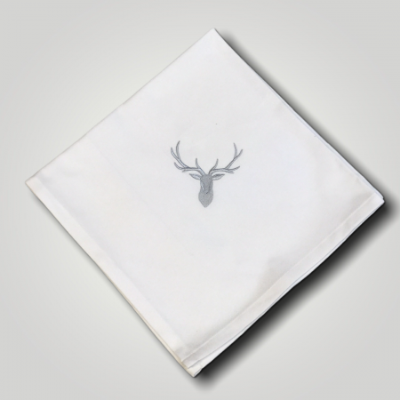 - Serviette 50x50cm mit Hirschkopf